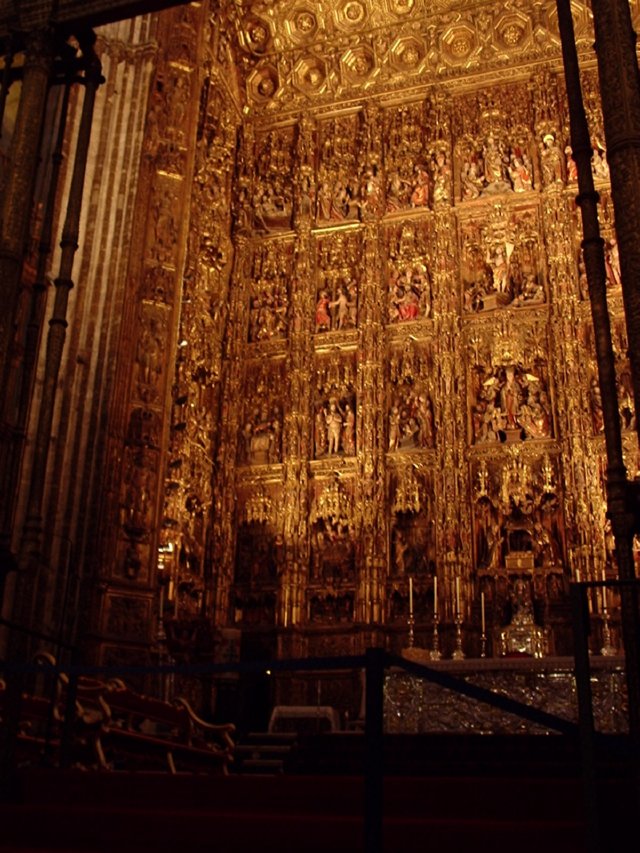 P5200264 altaarstuk hoofdkapel  - Catedral de Sevillla - Sevilla